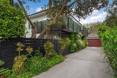 Photo of property in 24 Muritai Road, Milford, Auckland, 0620