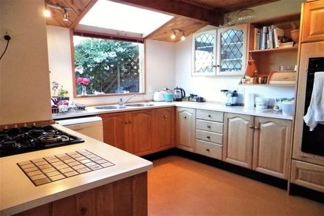 Photo of property in 5 Kekeno Grove, Tirohanga, Lower Hutt, 5010