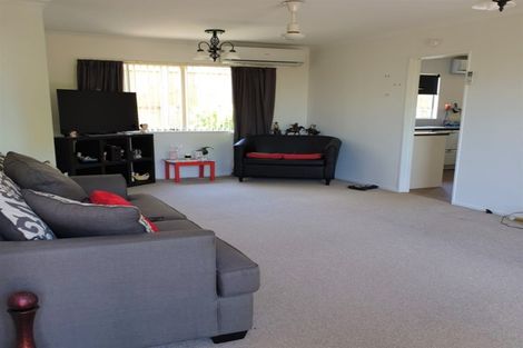 Photo of property in 11a Dawn Place, Waiuku, 2123