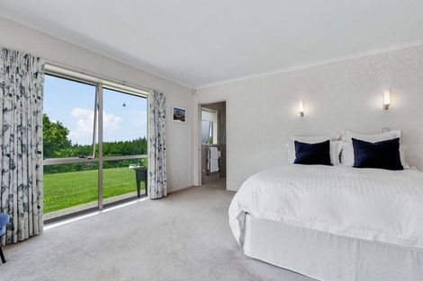 Photo of property in 336 Old North Road, Kumeu, 0892