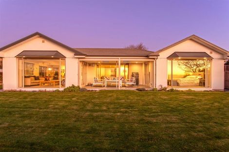 Photo of property in 2 Somerton Rise, Westmorland, Christchurch, 8025