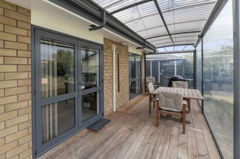 Photo of property in 71 Rhodes Drive, Kelvin Grove, Palmerston North, 4414