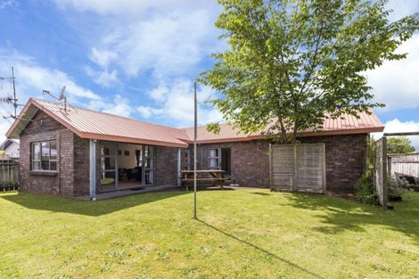Photo of property in 12 Runuku Grove, Turangi, 3334