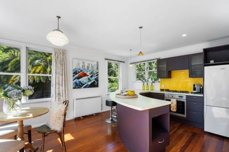 Photo of property in 82 Martindales Road, Heathcote Valley, Christchurch, 8022