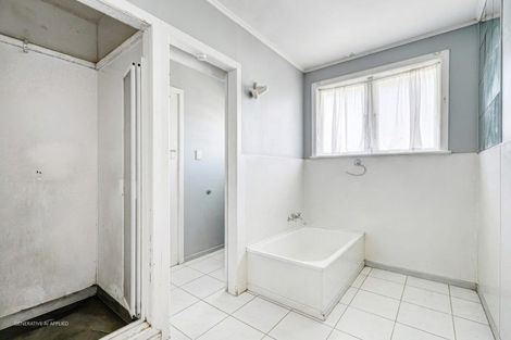 Photo of property in 39 Coniston Avenue, Te Atatu South, Auckland, 0610