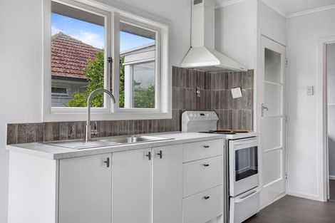 Photo of property in 73 Roberts Road, Te Atatu South, Auckland, 0610