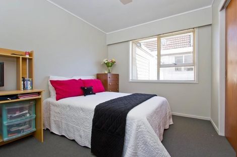 Photo of property in 2/103 Glenmore Road, Sunnyhills, Auckland, 2010