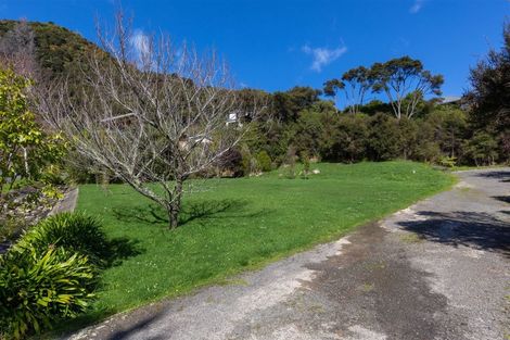 Photo of property in 19 Amelia Crescent, Waikawa, Picton, 7220