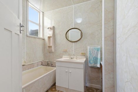 Photo of property in 64 Duncan Terrace, Kilbirnie, Wellington, 6022