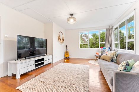 Photo of property in 921 Whangaparaoa Road, Manly, Whangaparaoa, 0930