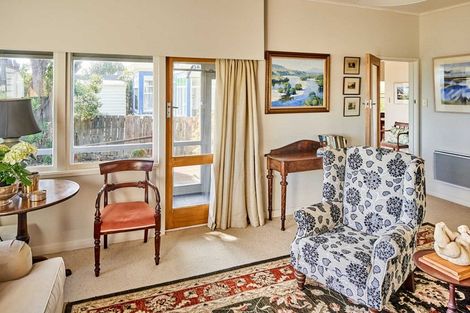 Photo of property in 143 Marine Parade, Eastbourne, Lower Hutt, 5013