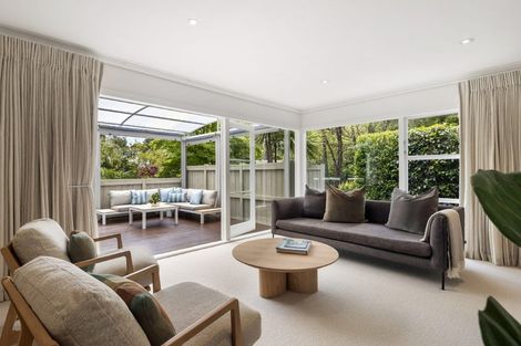 Photo of property in 1/72 Roseberry Avenue, Birkenhead, Auckland, 0626