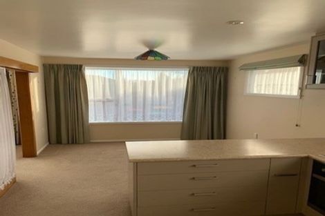 Photo of property in 17 Davidson Crescent, Hornby, Christchurch, 8042