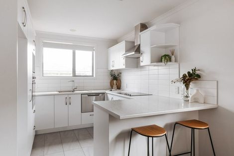 Photo of property in Waterview Estate, 2/4 Greystone Place, Omokoroa, 3114