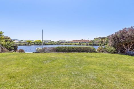 Photo of property in 10 Glen Loch Place, Paraparaumu, 5032