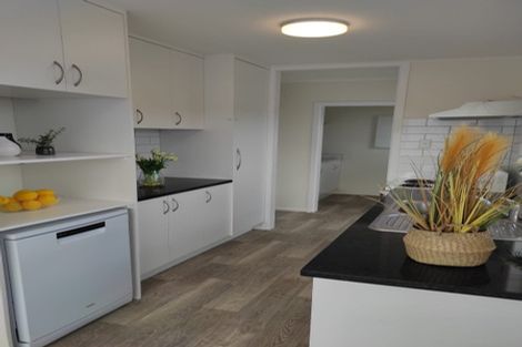 Photo of property in 1/452 Swanson Road, Ranui, Auckland, 0612