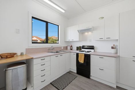 Photo of property in 76 Middleton Road, Kew, Dunedin, 9012