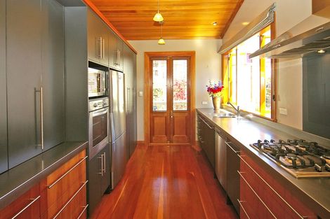 Photo of property in 28 Wilson Street, Newtown, Wellington, 6021