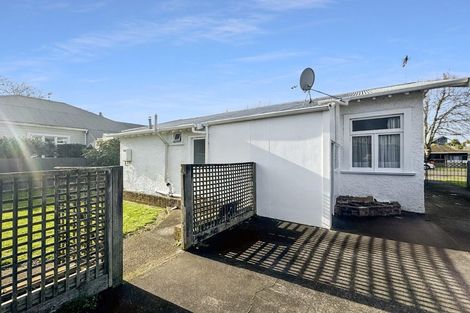 Photo of property in 1 Parkes Avenue, Saint Johns Hill, Whanganui, 4501