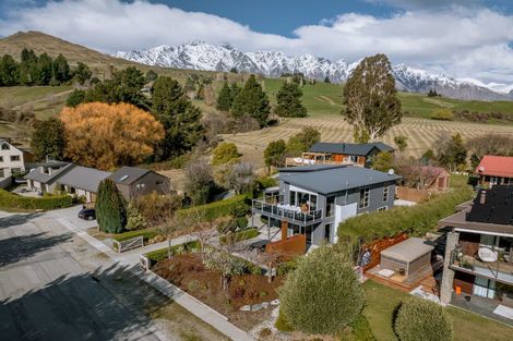 Photo of property in 73 Oregon Drive, Kelvin Heights, Queenstown, 9300