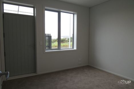 Photo of property in 21 Ceramic Lane, New Lynn, Auckland, 0600