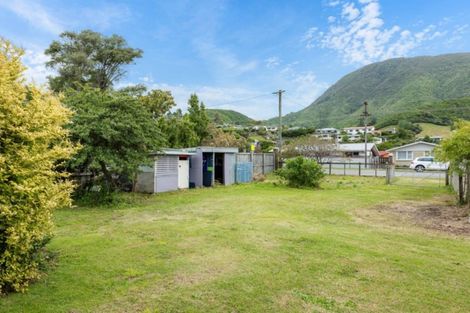 Photo of property in 16 Buller Street, Picton, 7220