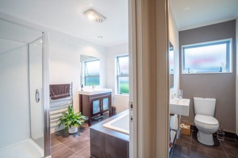 Photo of property in 81 Pacific Drive, Fitzherbert, Palmerston North, 4410