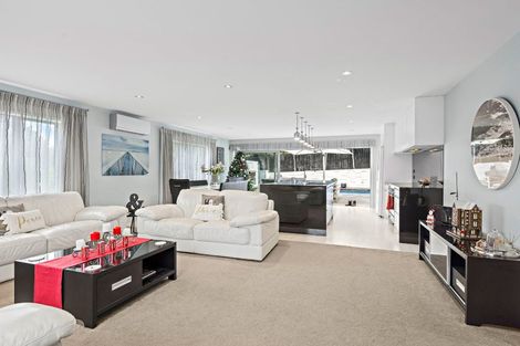 Photo of property in 54 Maxwelton Drive, Mairangi Bay, Auckland, 0630