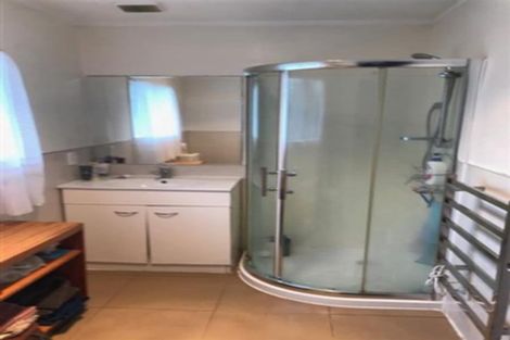 Photo of property in 25b Challen Close, Conifer Grove, Takanini, 2112