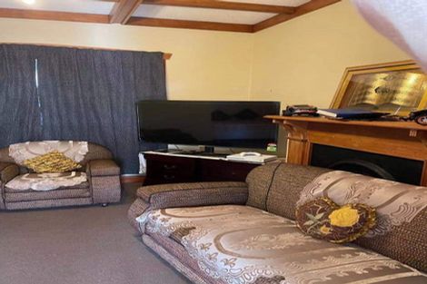 Photo of property in 115 Woodglen Road, Glen Eden, Auckland, 0602