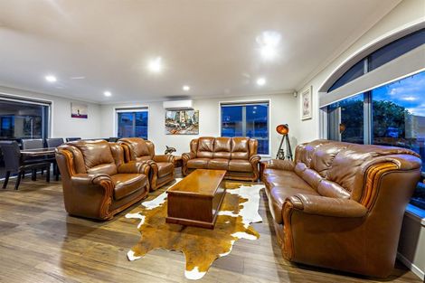 Photo of property in 43 Mt Lebanon Crescent, The Gardens, Auckland, 2105