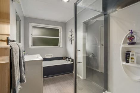 Photo of property in 9 Erin Street, Hokowhitu, Palmerston North, 4410