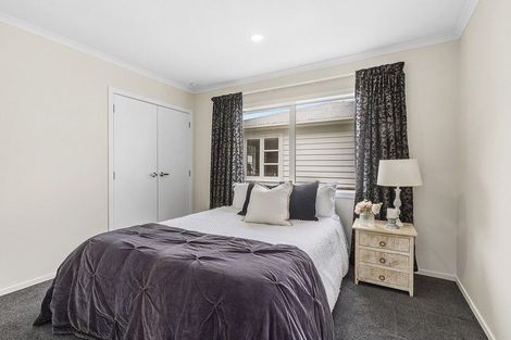 Photo of property in 60 Airlie Road, Plimmerton, Porirua, 5026