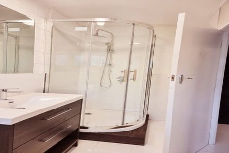 Photo of property in 2/55 Orams Road, Hillpark, Auckland, 2102