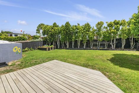 Photo of property in 8 Rakino Avenue, Manly, Whangaparaoa, 0930