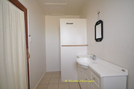 Photo of property in 8 Heaths Way, Pahi, Paparoa, 0571