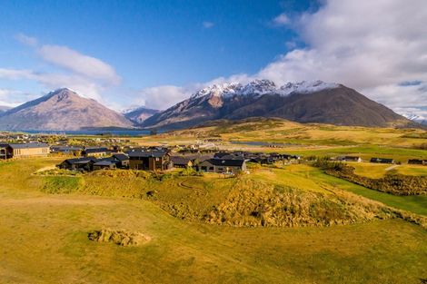 Photo of property in 4 Wanderer Lane, Jacks Point, Queenstown, 9371