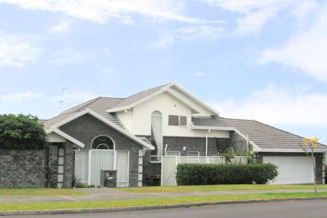Photo of property in 7 Carrowmore, Pinehill, Auckland, 0632