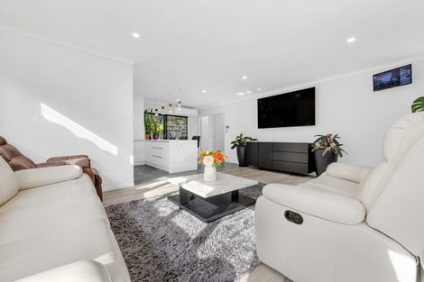 Photo of property in 39b Chieftain Rise, Goodwood Heights, Auckland, 2105