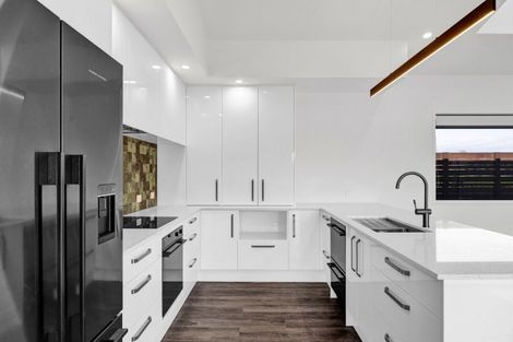 Photo of property in 21 Midsummer Avenue, Stratford, 4332