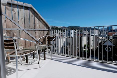 Photo of property in Qba Apartments, 4r/51 Webb Street, Mount Cook, Wellington, 6011
