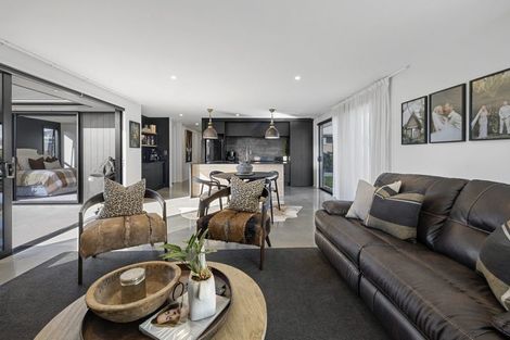 Photo of property in 15 Desmond Place, Bell Block, New Plymouth, 4312