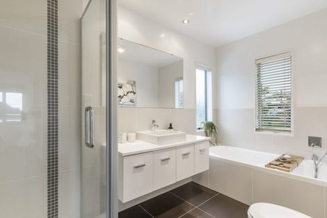 Photo of property in 36 Ysabel Crescent, The Gardens, Auckland, 2105