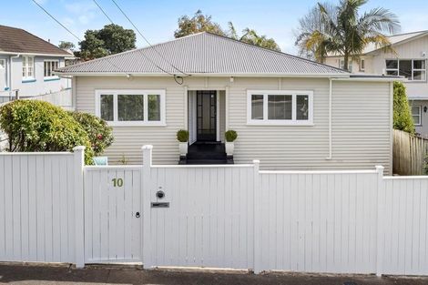 Photo of property in 10 Maranui Avenue, Point Chevalier, Auckland, 1022