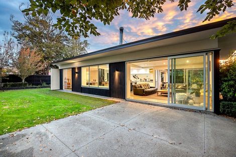 Photo of property in 1/10 Chevron Place, Ilam, Christchurch, 8041