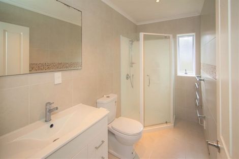 Photo of property in 16 Nirmal Place, Sunnyvale, Auckland, 0612