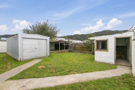 Photo of property in 258 Wellington Road, Wainuiomata, Lower Hutt, 5014