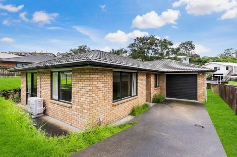 Photo of property in 14 Dovey Place, Massey, Auckland, 0614