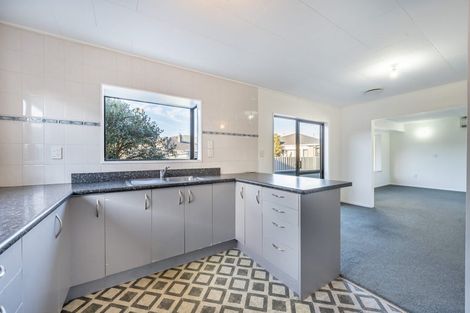 Photo of property in 2/1006 High Street, Avalon, Lower Hutt, 5011