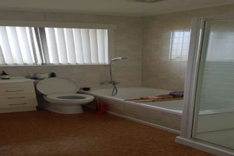 Photo of property in 27 Stillwater Crescent, Stillwater, Silverdale, 0993